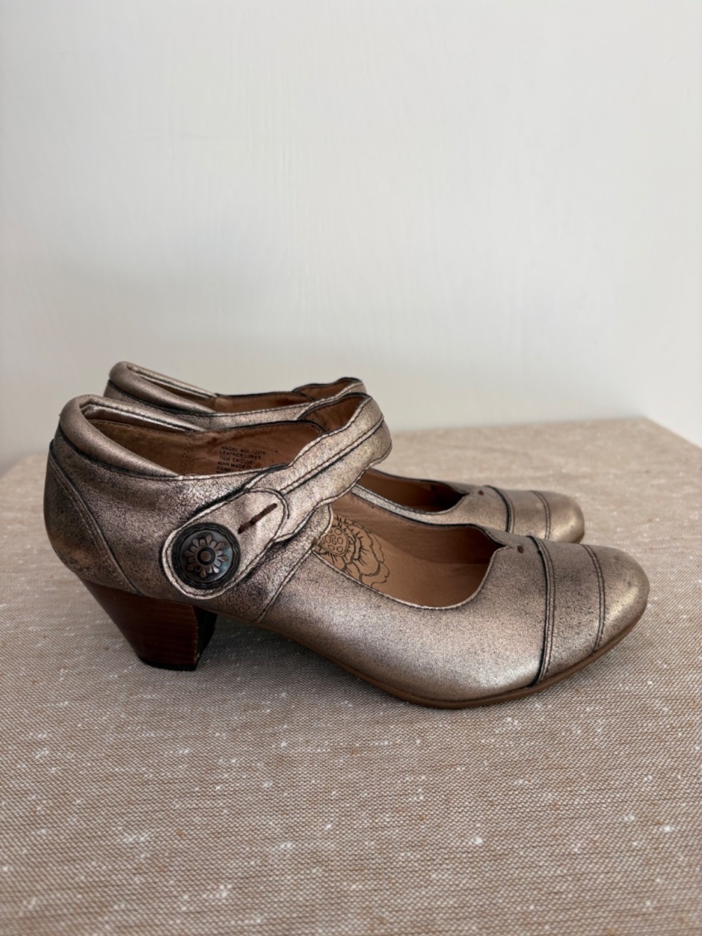 Taos Angel Coquette Metallic Bronze Leather Whimsigoth Mary Jane Heels, Sz 8M